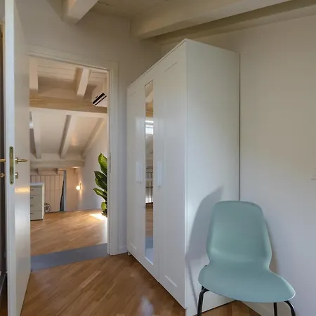 Center Duplex Elegant With Netflix Parme