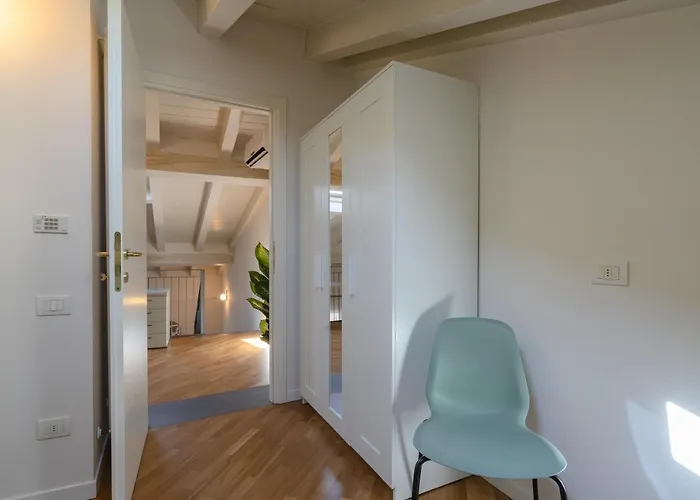 Center Duplex Elegant With Netflix Parma