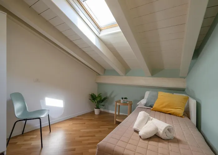 Center Duplex Elegant With Netflix Parma